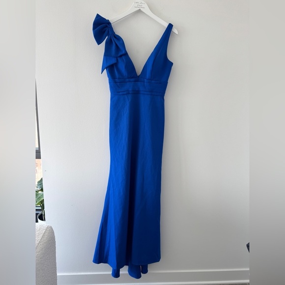 MAC DUGGAL Royal Blue Sleeveless V Neck Bow Detail Gown 4 - Picture 5 of 9